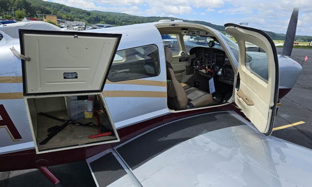 Archer N455H baggage area