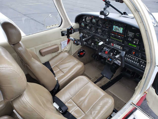 Archer 8237B cockpit